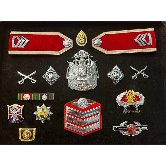 Framed Authentic Thailand Uniform Police Badge Collection Frame 14 X 11" - Picture 1 of 10